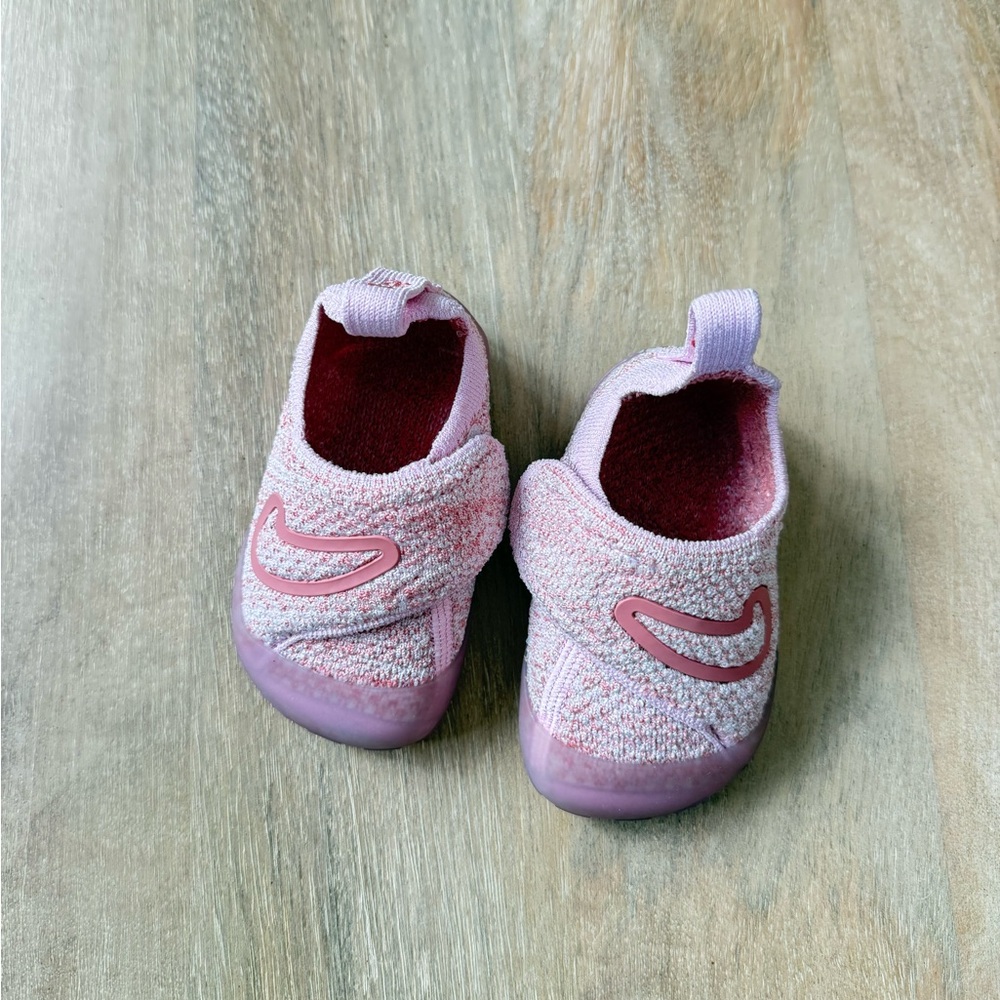 NWT Nike swoosh 1 4C